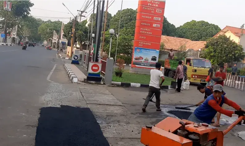 biaya pengaspalan jalan kebayoran baru