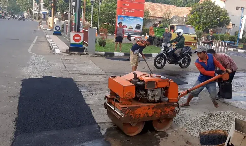 biaya pengaspalan hotmix makasar