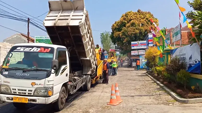 kontraktor aspal hotmix tambora